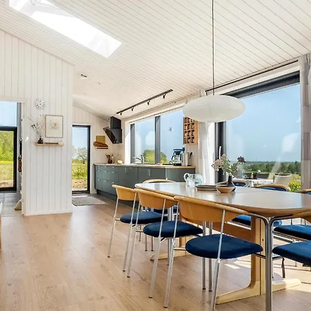 3 Bedroom Gorgeous In Hébergement de vacances *