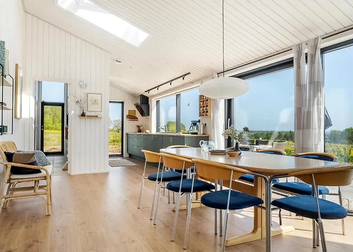 3 Bedroom Gorgeous In Prázdninový dům *